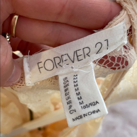 Forever 21 lace dress - Picture 5 of 7